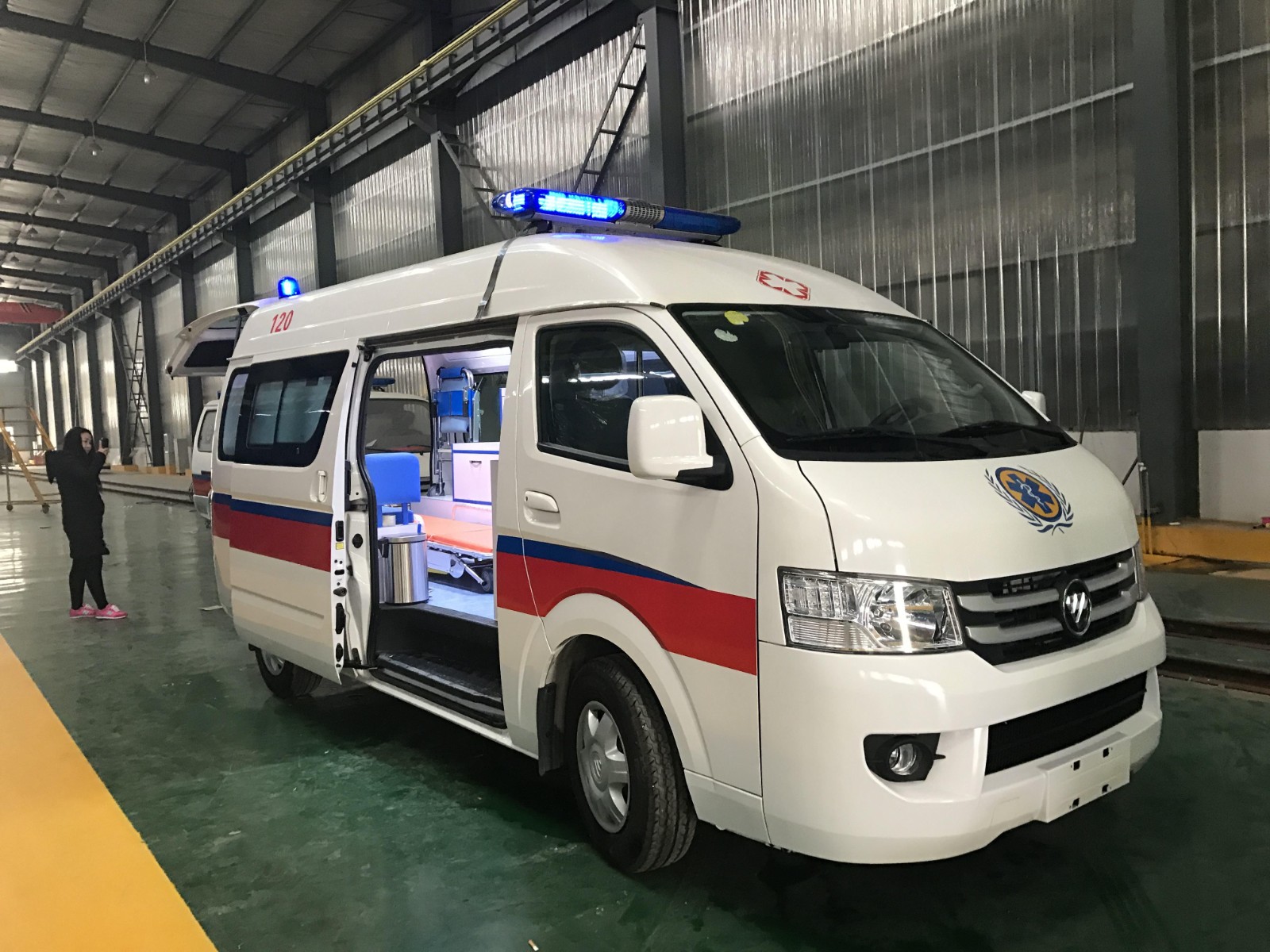 囊谦县救护车转院