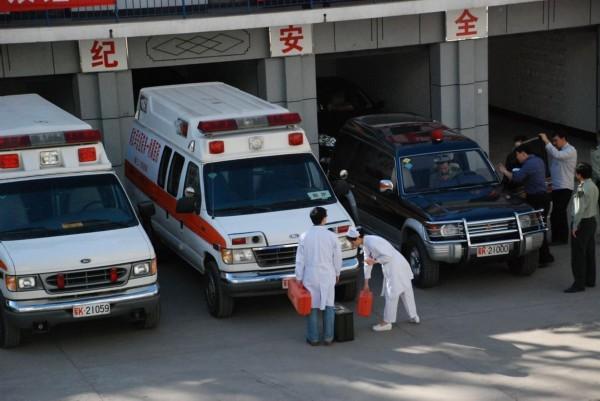 囊谦县救护车转院